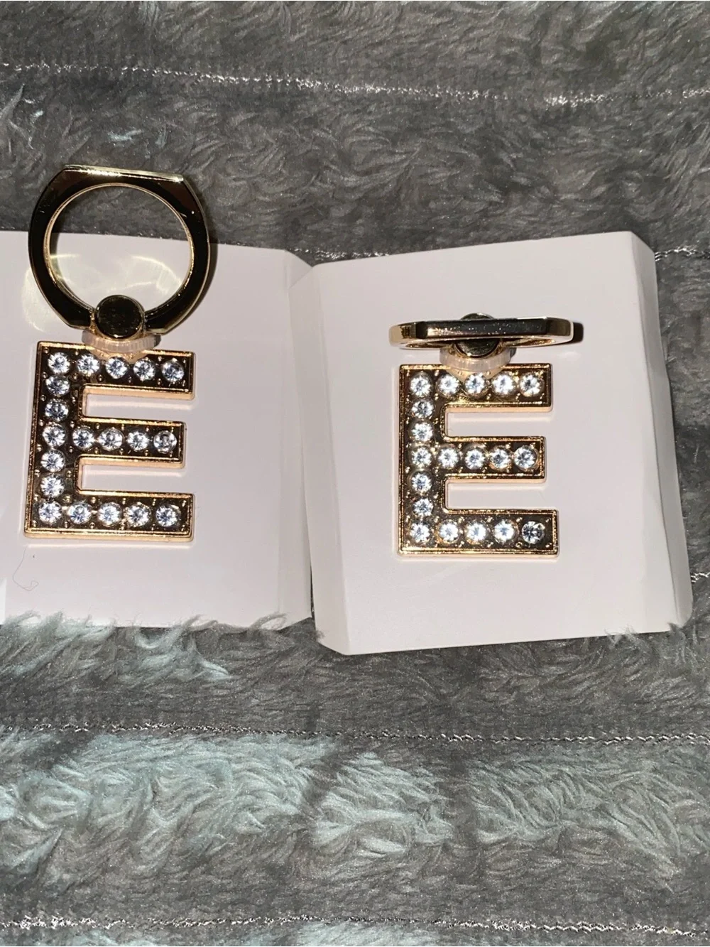 1-Popsocket Golden Rhinestones Letter (E)